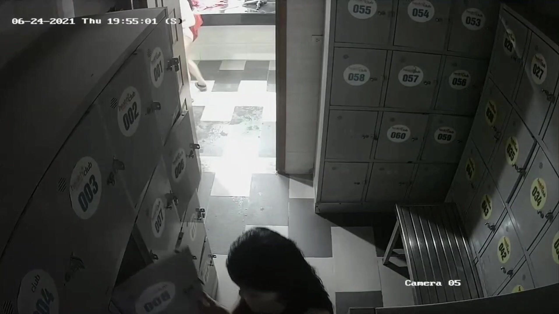 hack cam phòng thay đồ bể bơi bé nào cũng trắng trẻo dáng đẹp - phần 3